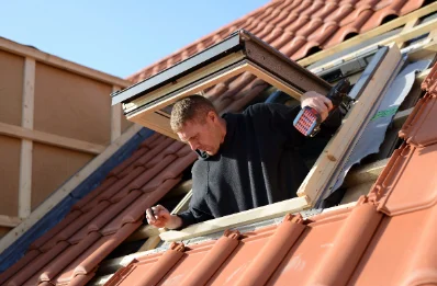 Pose de fenêtres de toit Velux à Pisany